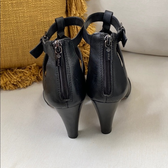 i s o l a . c a g e d . h e e l s . s i z e 7.5 - Picture 4 of 9